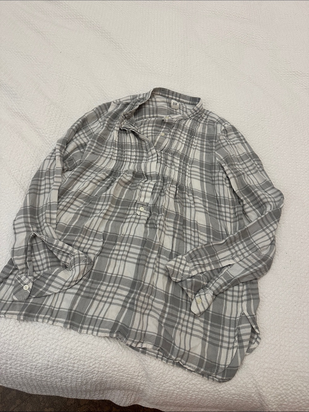 GAP Gray and White Plaid Flannel